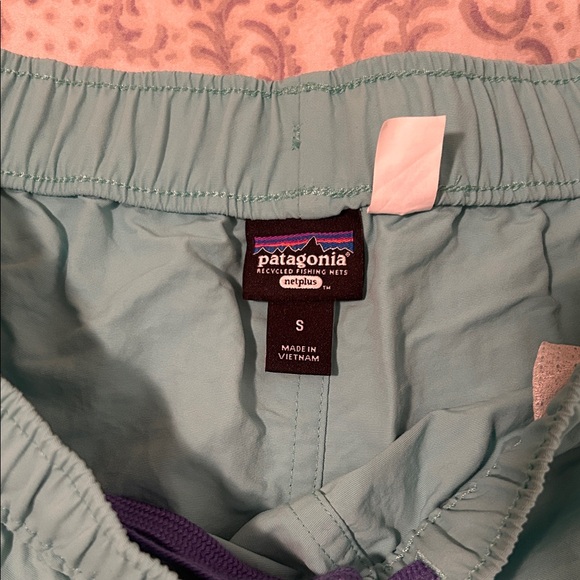 Patagonia water resistant shorts - Picture 2 of 4